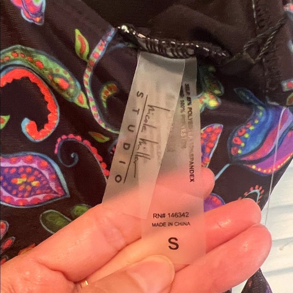 #1578** Nicole Miller Studio Colorful Floral Swimsuit/Sarong. Make An Offers - Picture 5 of 14